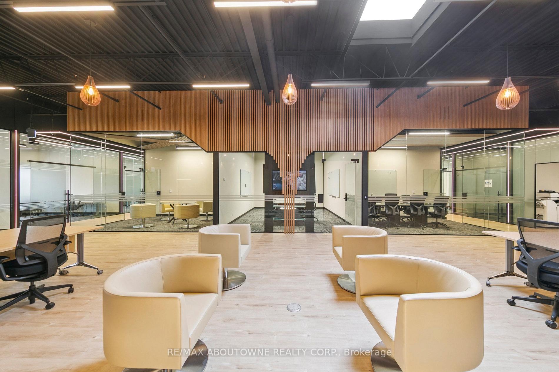 320 Matheson Boulevard W