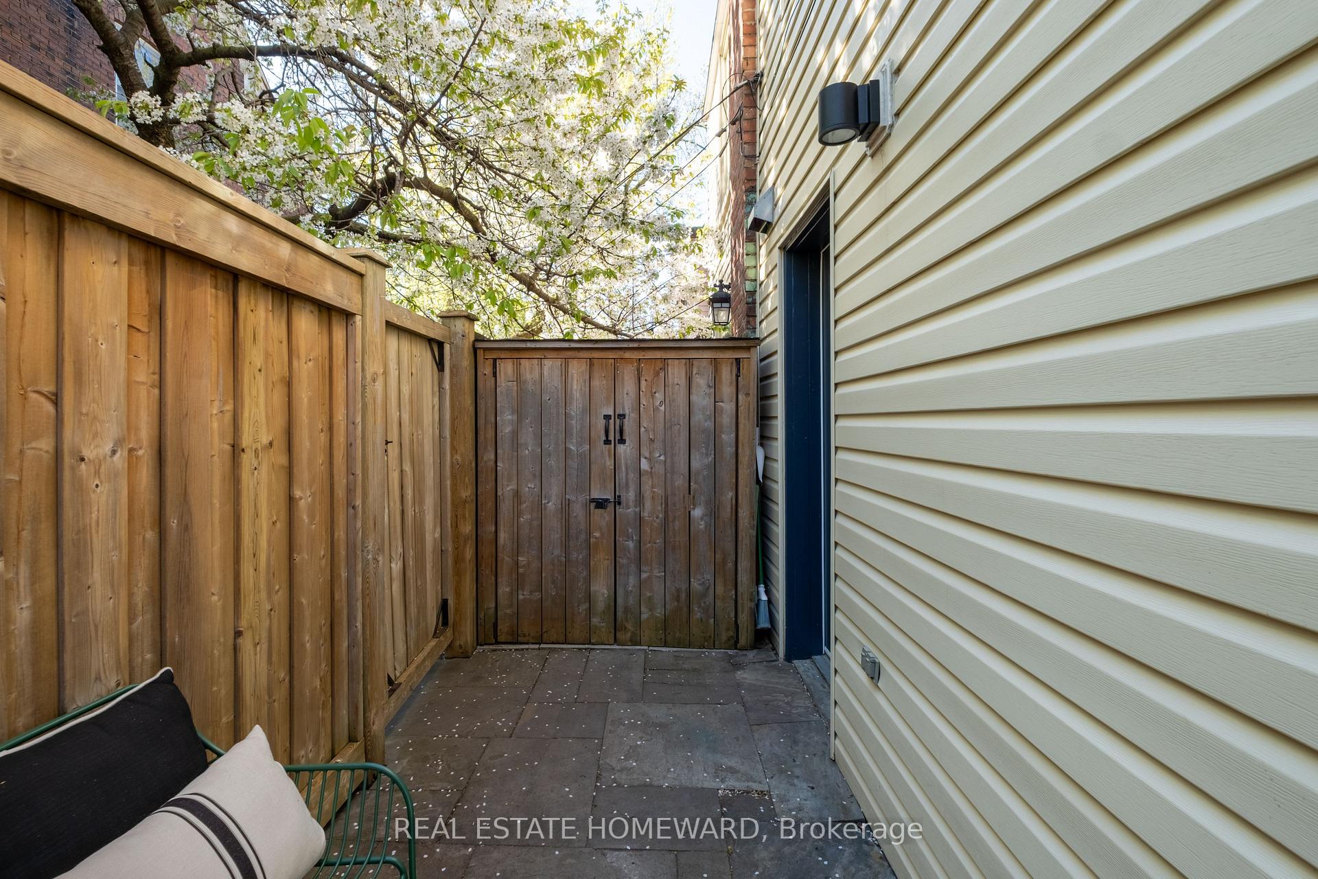 Property photo 32