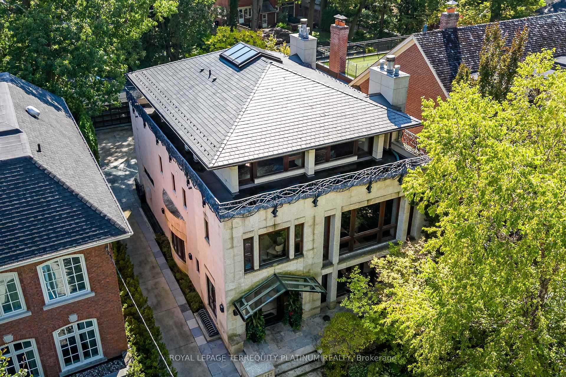 177 Roxborough Drive