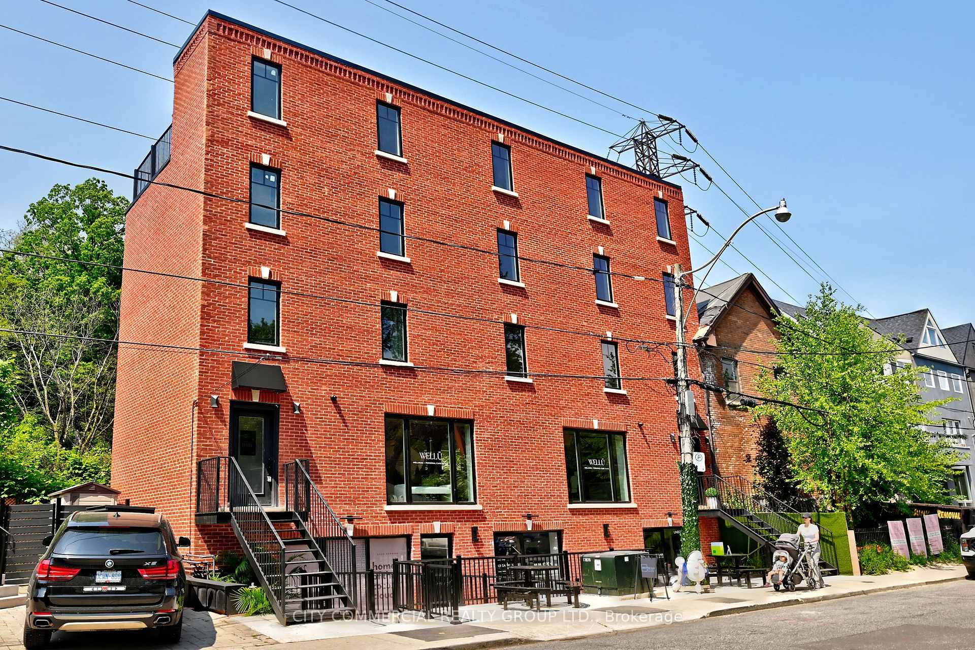 396 Summerhill Avenue N