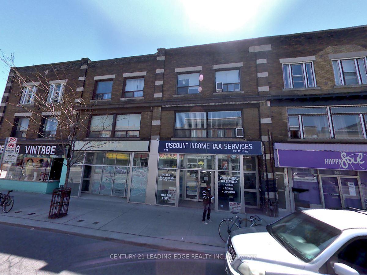 959 Bloor Street W