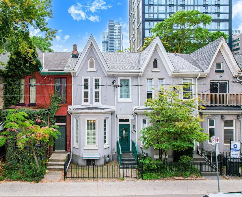 141 Gerrard Street E