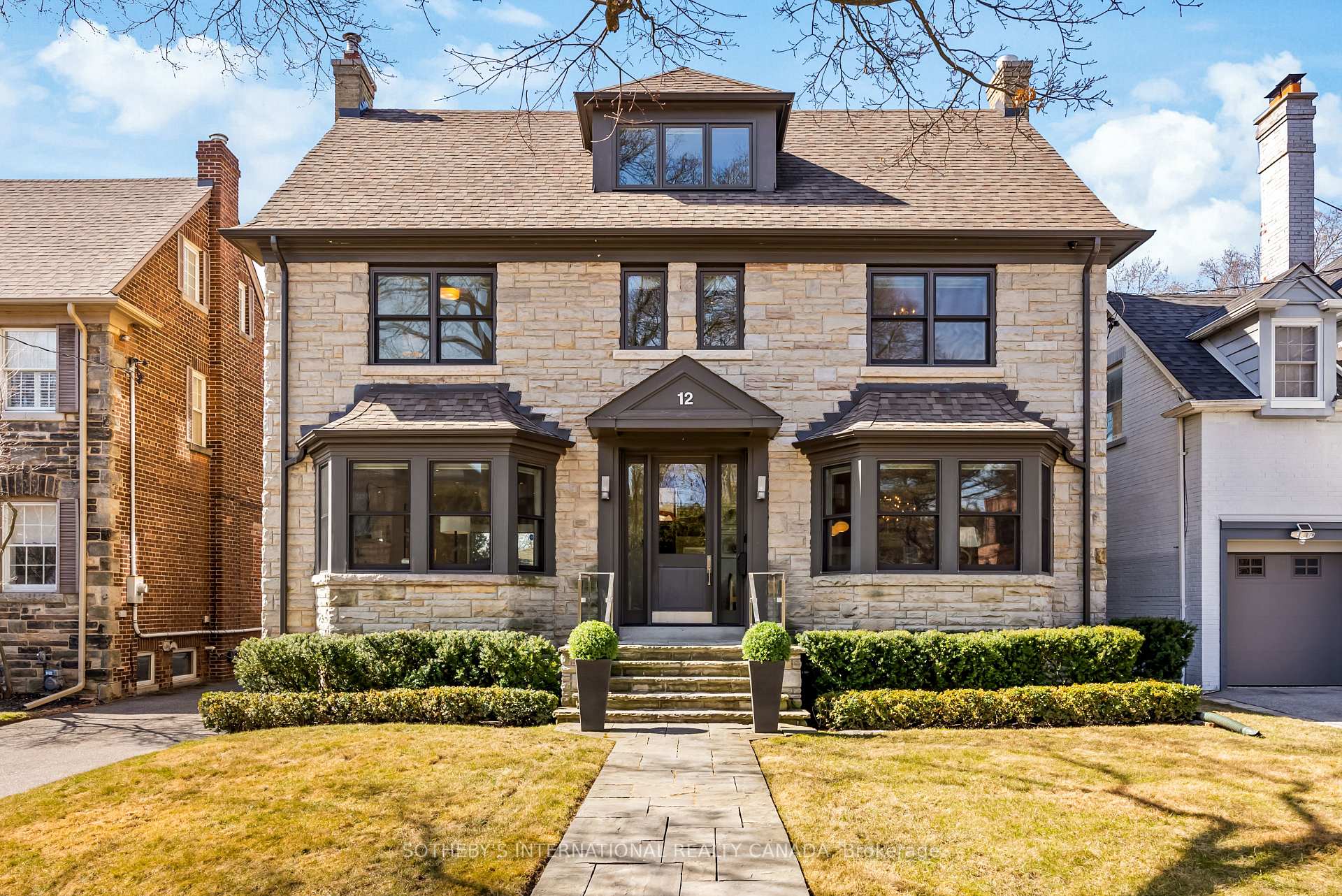 12 Highland Crescent