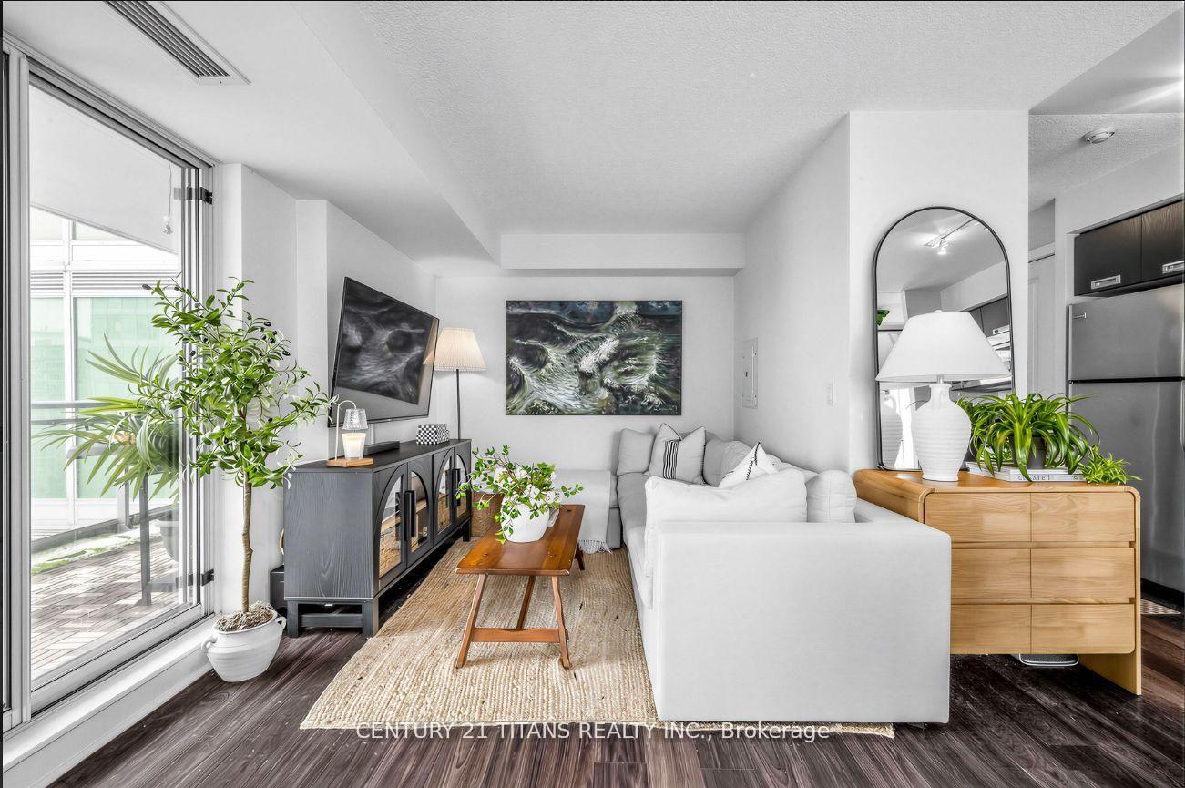 100 Western Battery Road N