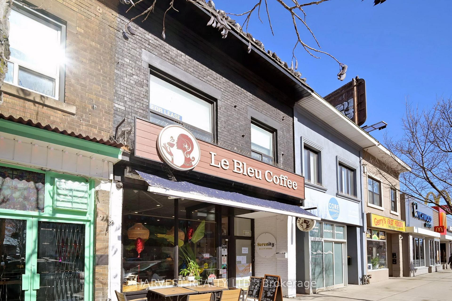 728 St Clair Avenue W