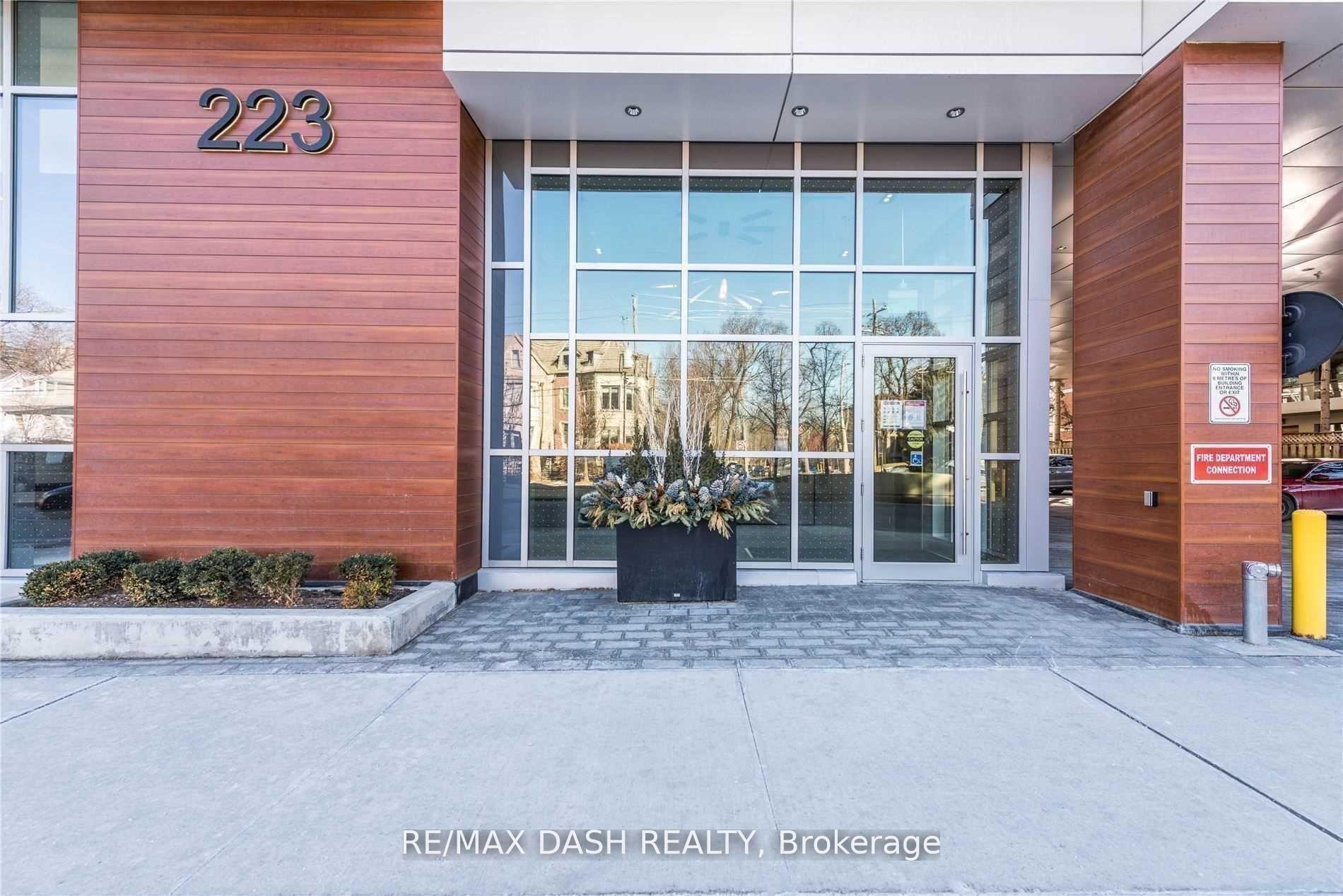 223 St Clair Avenue W