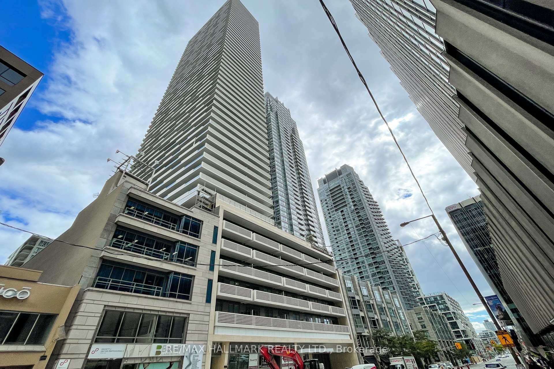 2221 Yonge Street