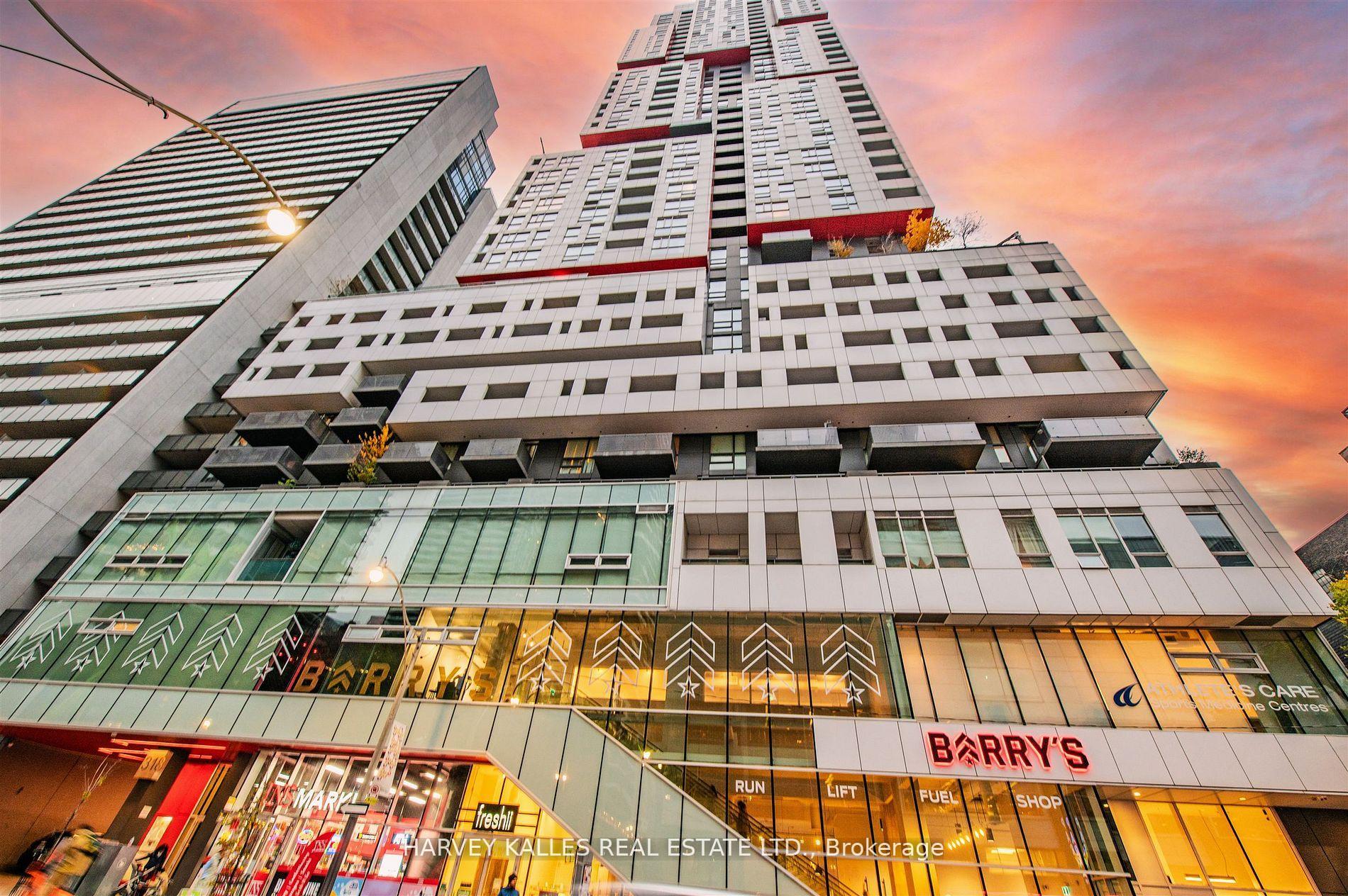 318 Richmond Street W