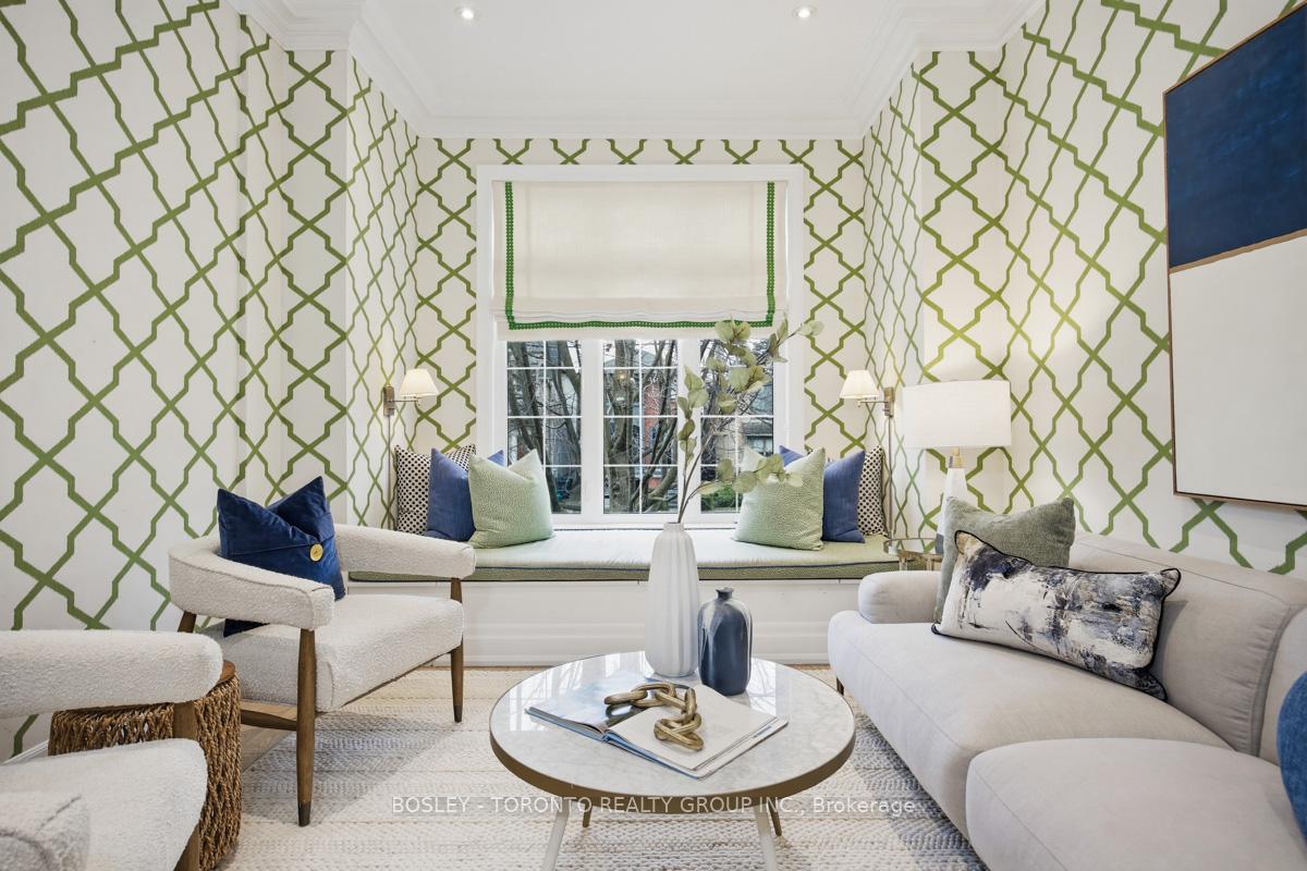 290 Cranbrooke Avenue