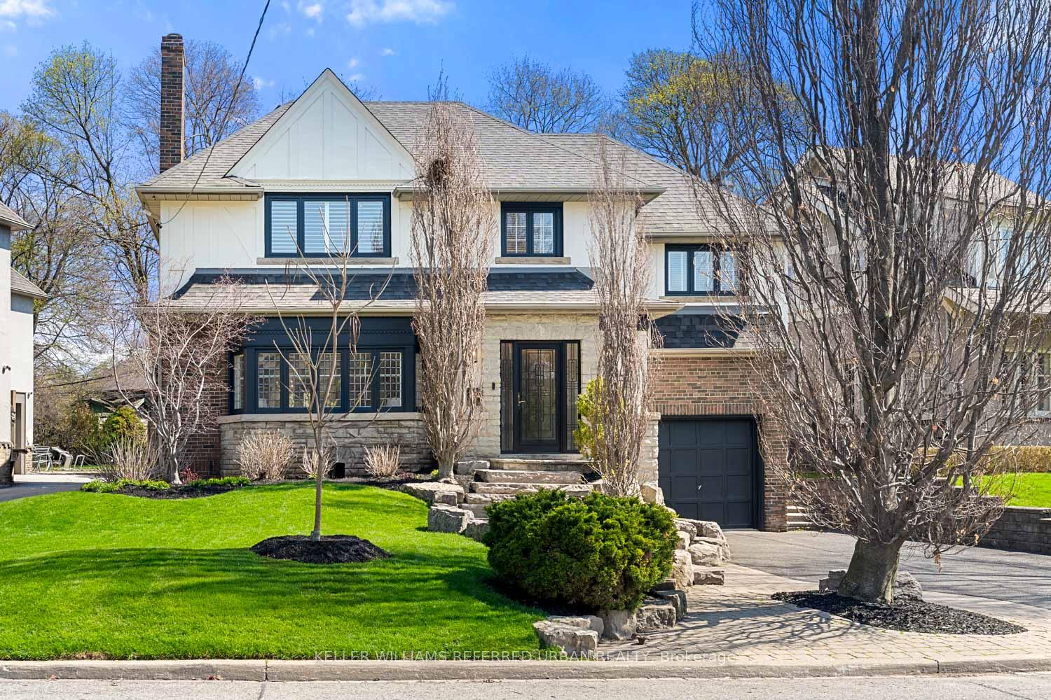 5 Lawrence Crescent