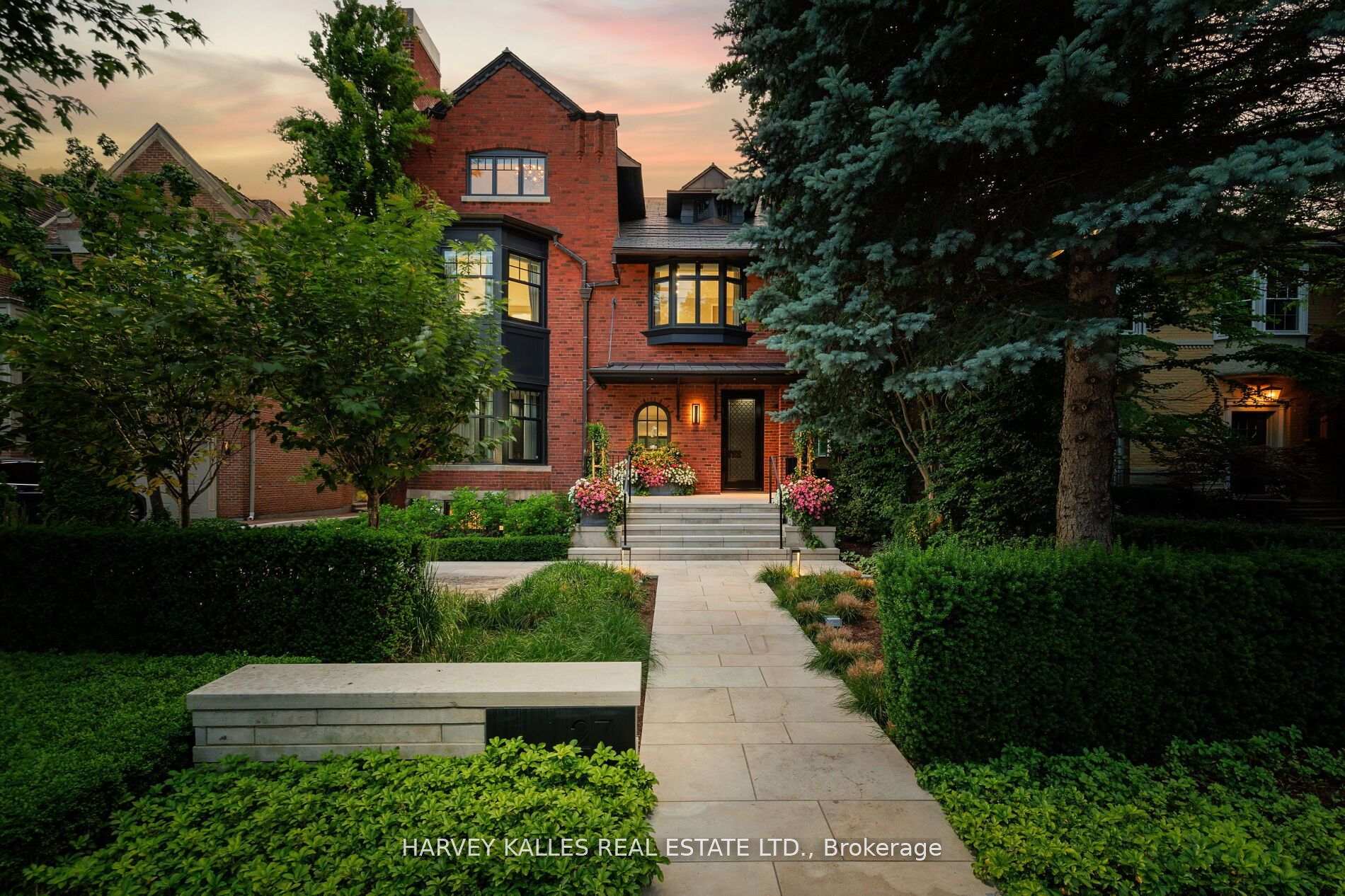 27 South Drive