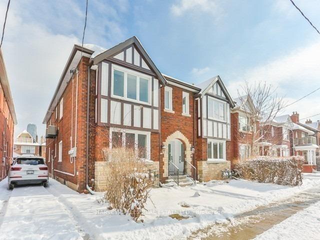 989 Avenue Road