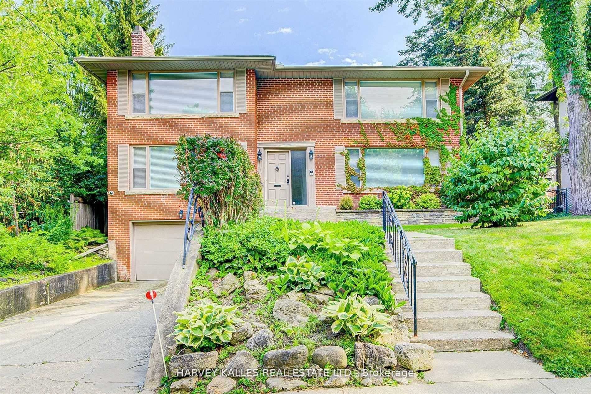 209 Lytton Boulevard