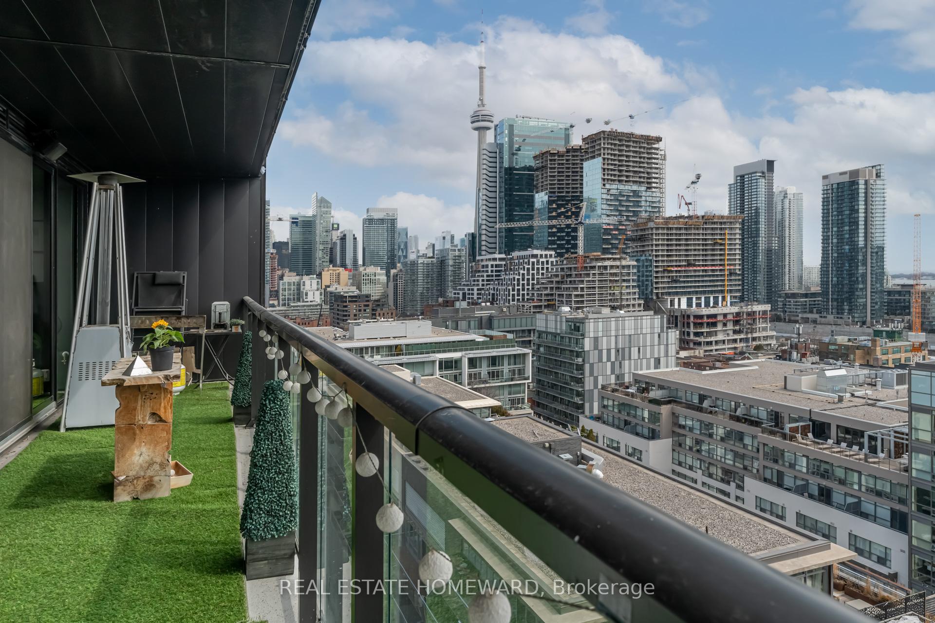 629 King Street W