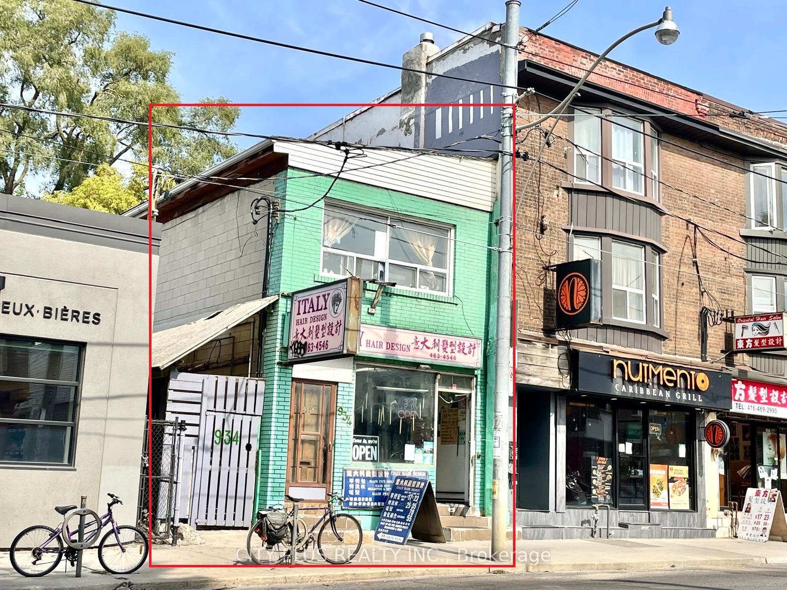 934 Gerrard Street E