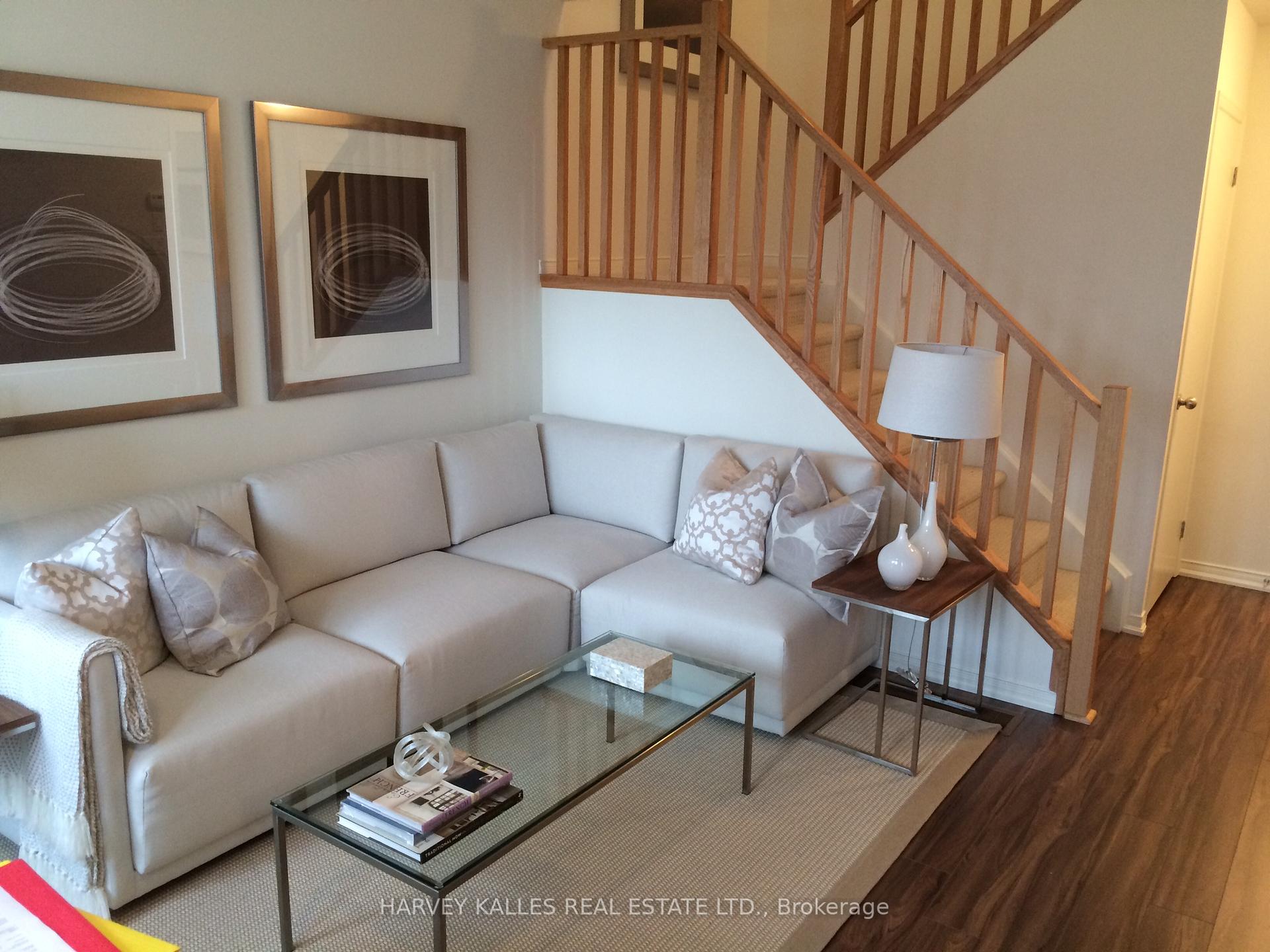 1961 Victoria Park Avenue