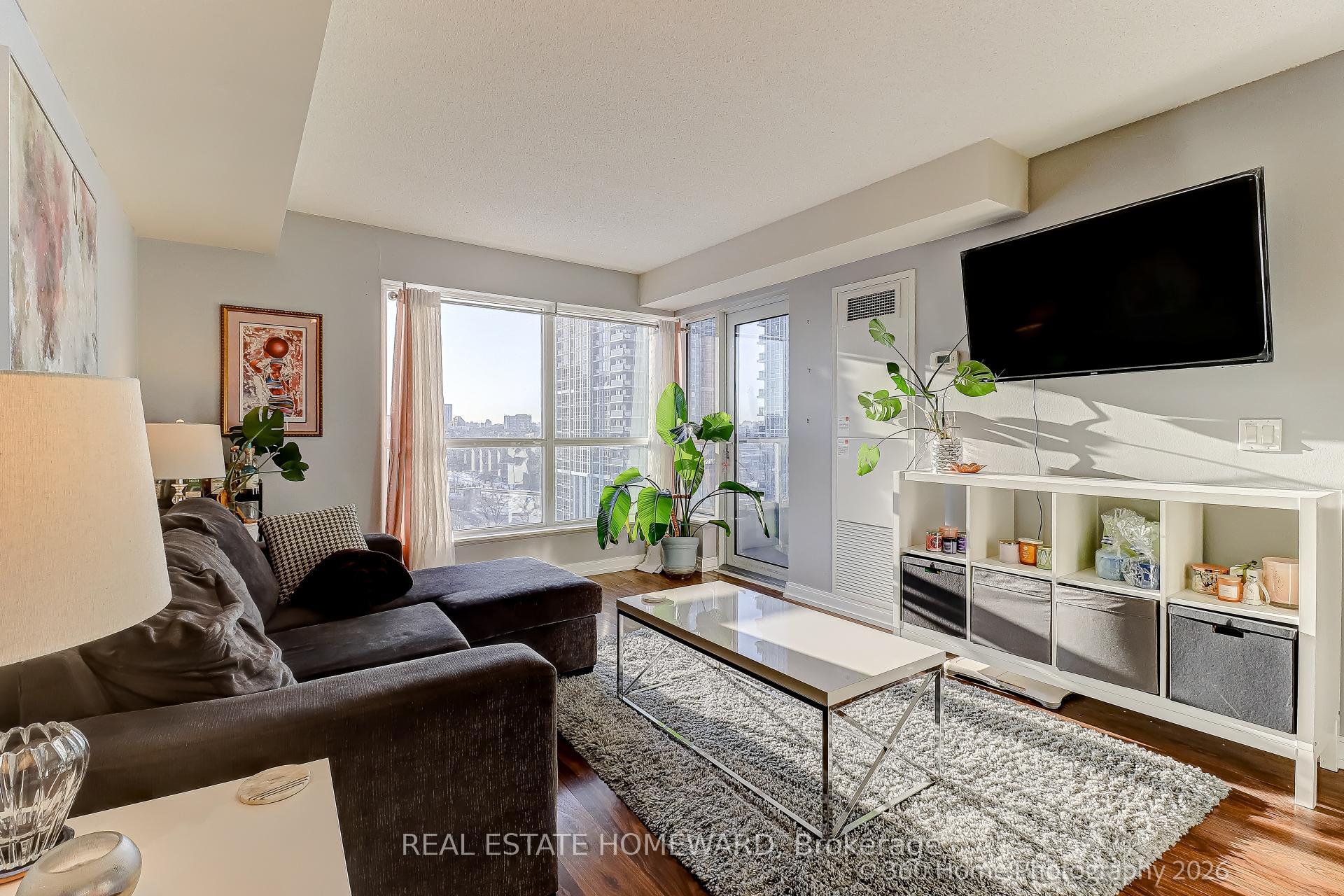 181 Village Green Square