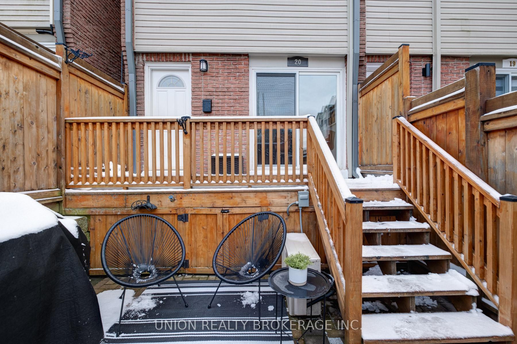 1666 Queen Street E