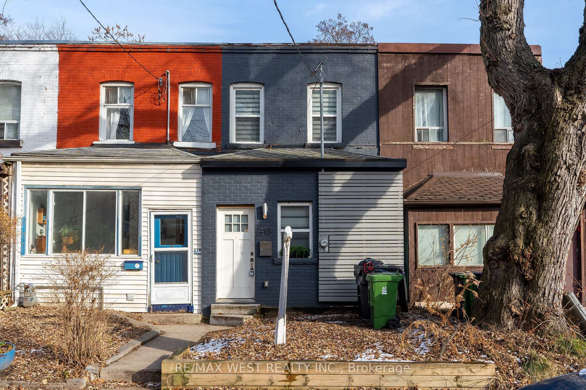 413 Leslie Street