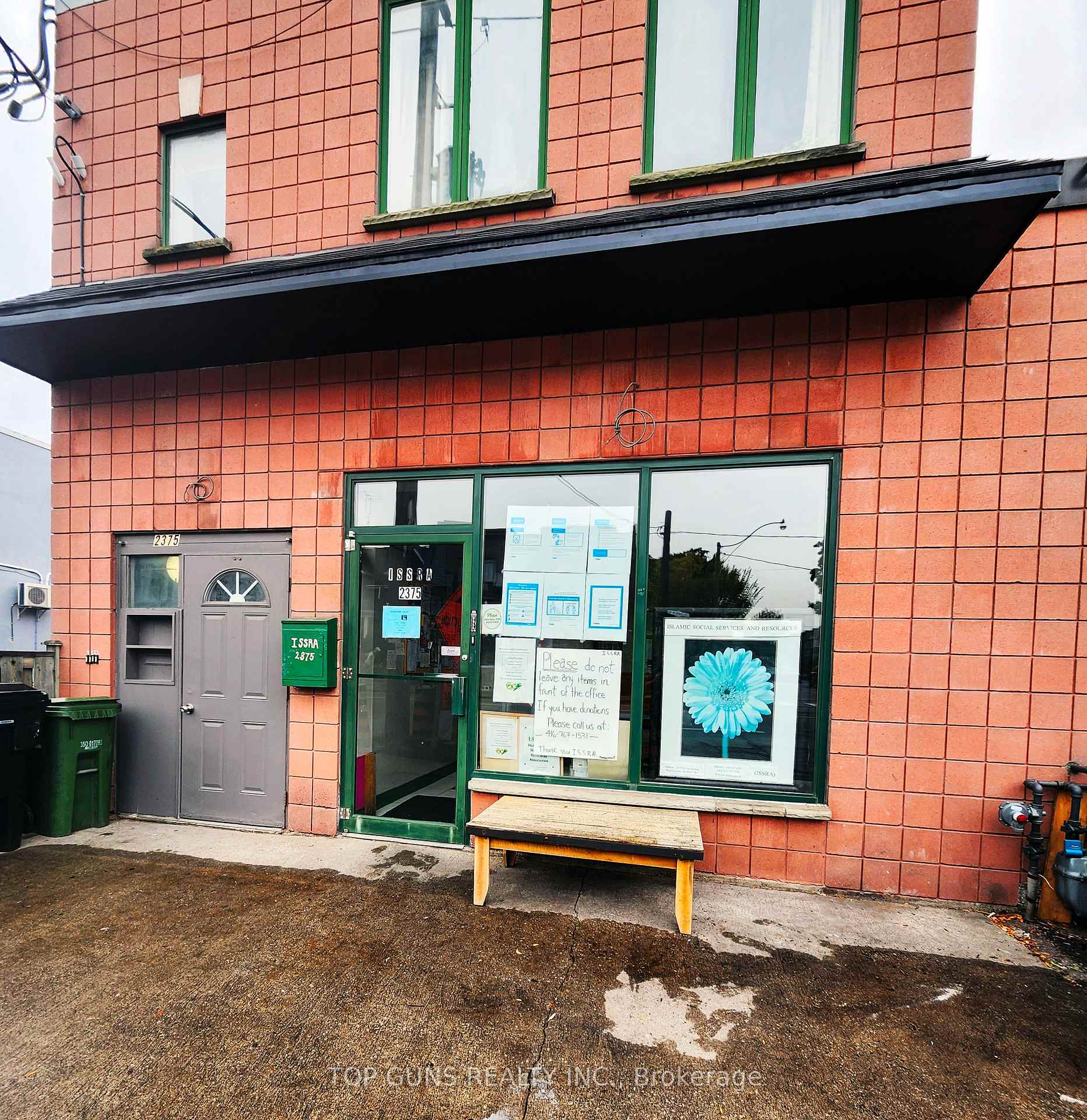 2375 St Clair Avenue W