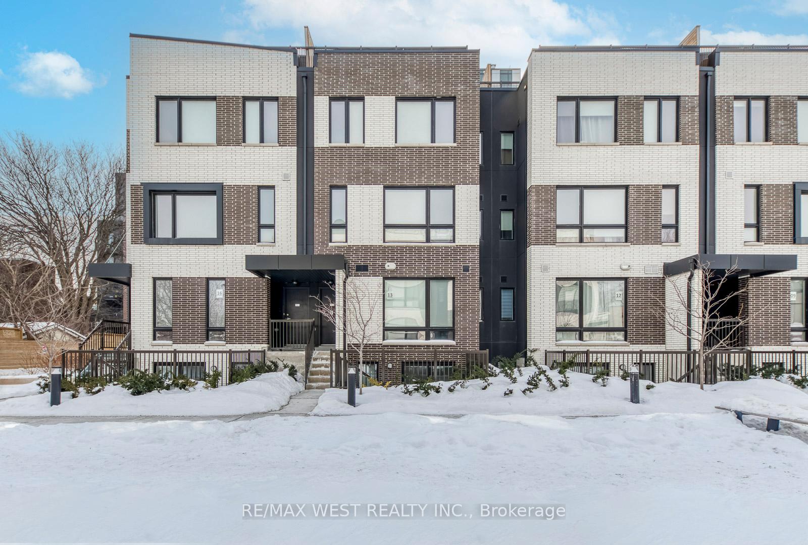 10 Ed Clark Gardens Boulevard