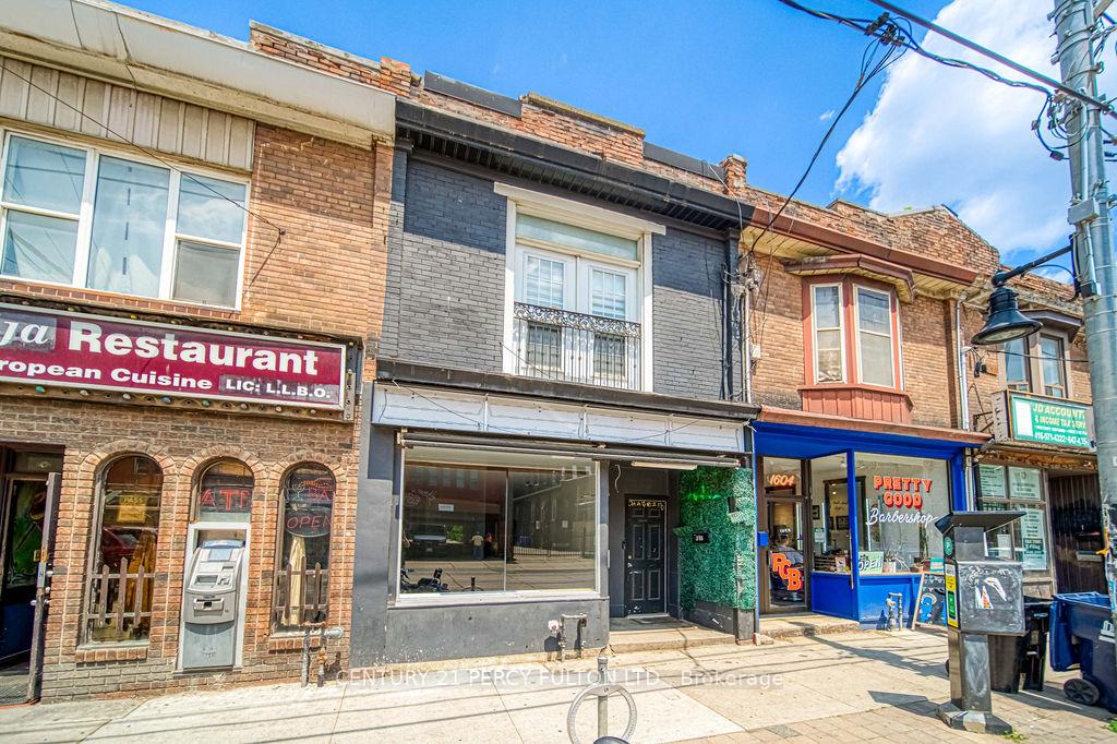 1606 Queen Street W
