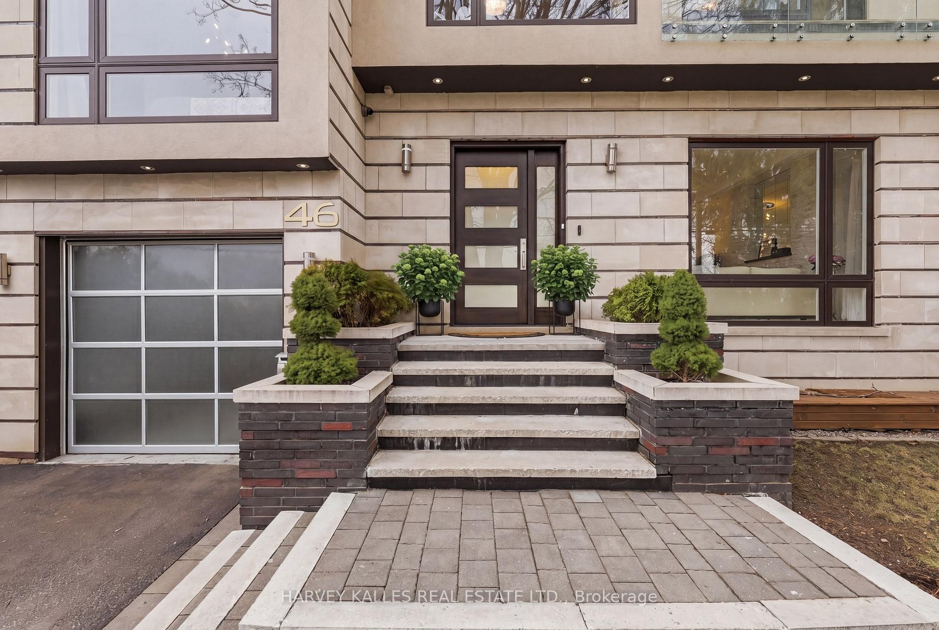 46 Ravenscrest Drive