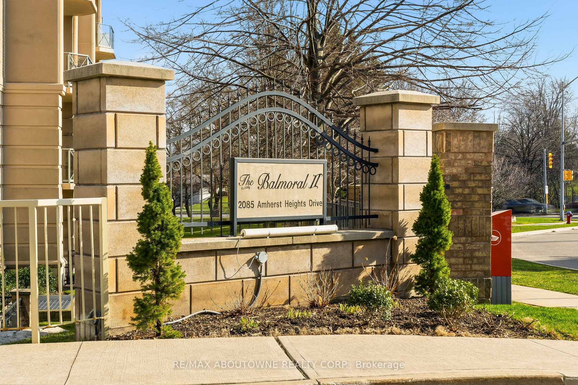 2085 Amherst Heights