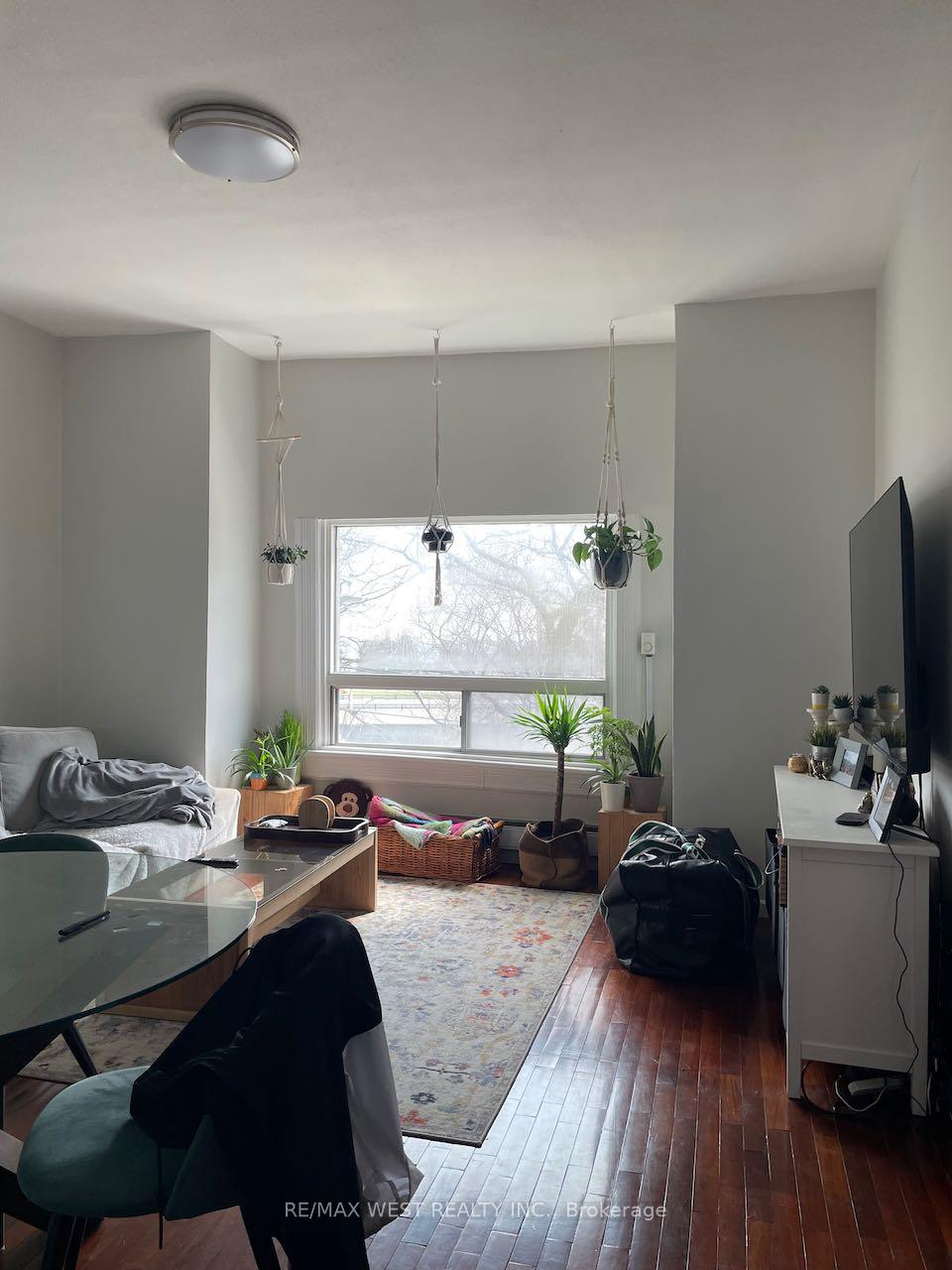 96 Springhurst Avenue