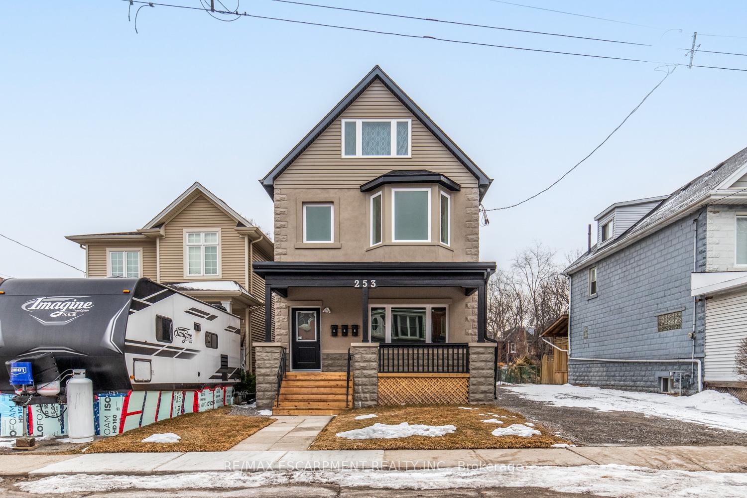 253 St Clair Boulevard